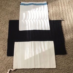 Lot of 4 dust bags for shoes / clutches ****